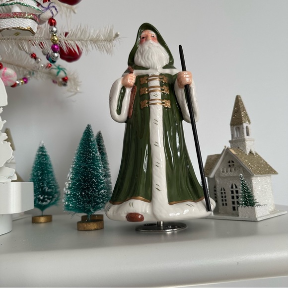 🎶 Saint Nicholas Green Coat Porcelain - Picture 7 of 9